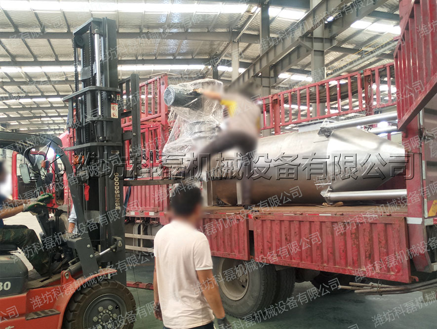 河南客戶立式氣流磨發(fā)貨 第3張